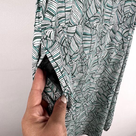 Title Nine Green and White Patterned Midi Dress - Picture 3 of 11